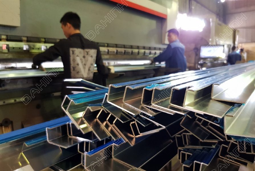 Cắt CNC, chấn gấp CNC kim loại 12 gia công cắt chấn cnc inox inox thép theo yêu cầu