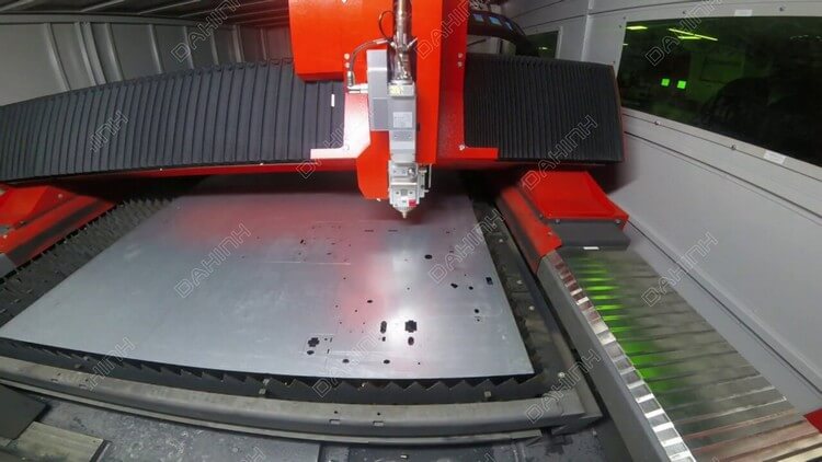 Các loại máy cắt laser kim loại phổ biến 60